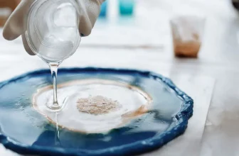 UV Resin vs. Epoxy Resin: What’s the Difference?